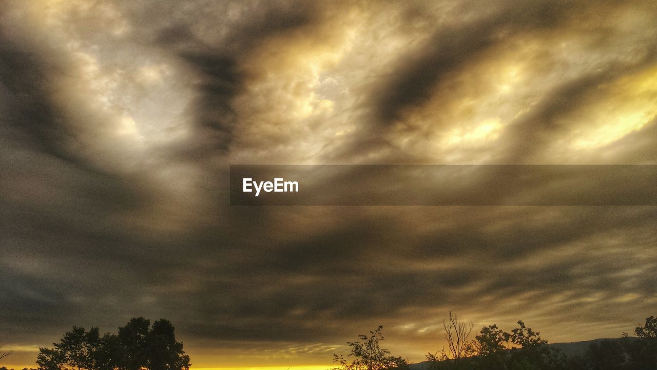 Low angle view of cloudy sky