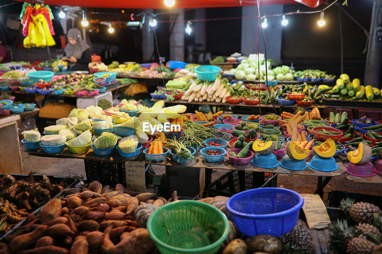 VARIOUS VEGETABLES FOR SALE IN MARKET