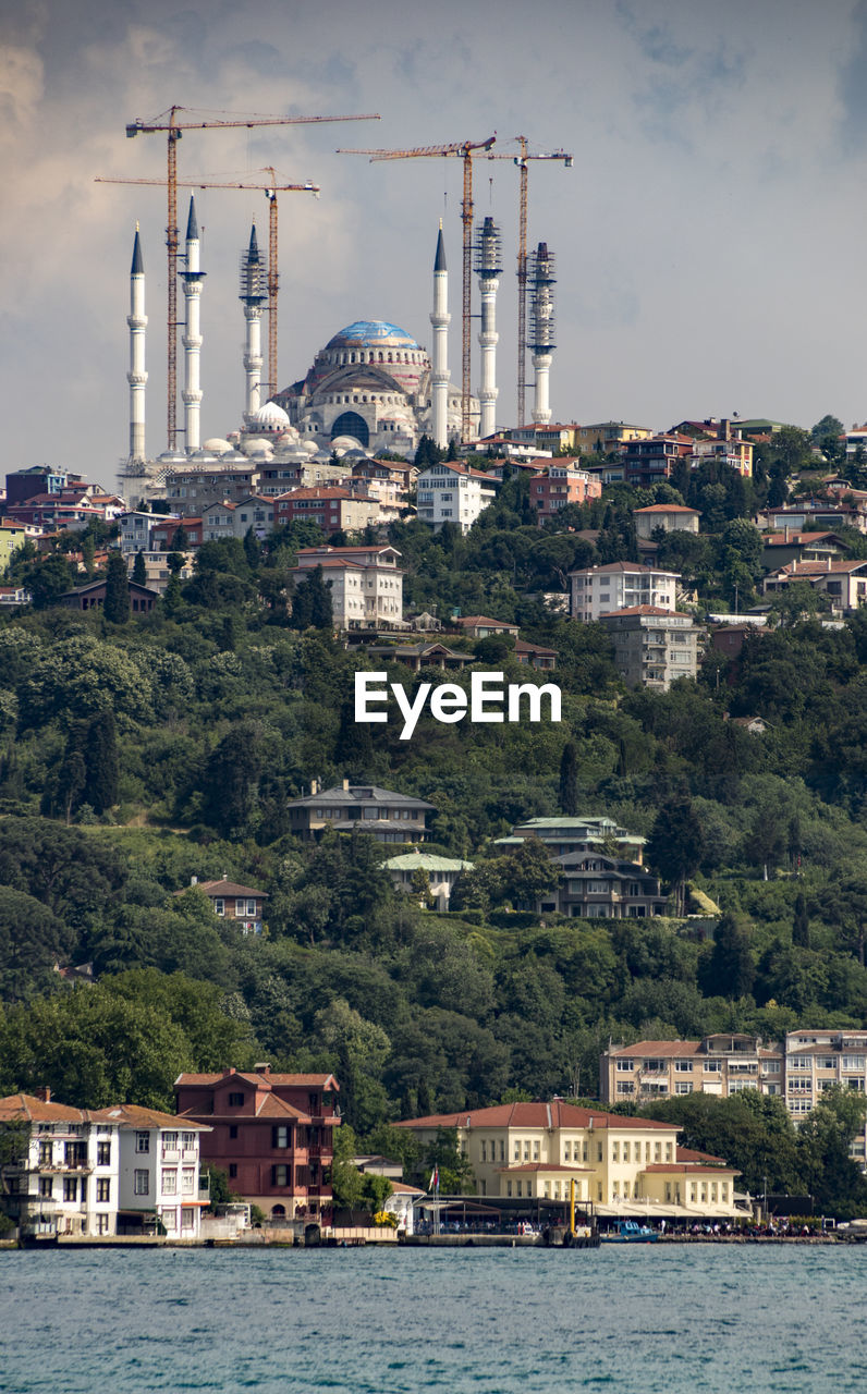 VIEW OF BUILDINGS AGAINST THE SKY