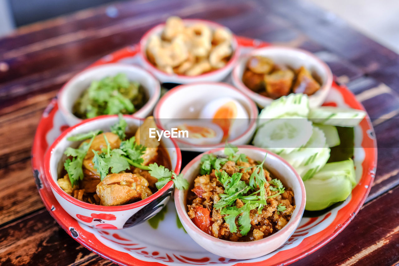 food, food and drink, healthy eating, vegetable, meal, wellbeing, freshness, asian food, no people, plate, dish, meat, cuisine, mexican food, bowl, spice, crockery, appetizer, snack, savory food, guacamole, fruit, dinner, fast food, lunch, dip