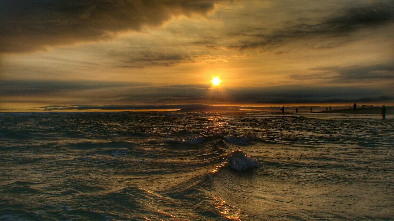 SCENIC VIEW OF SEA AGAINST SUNSET SKY