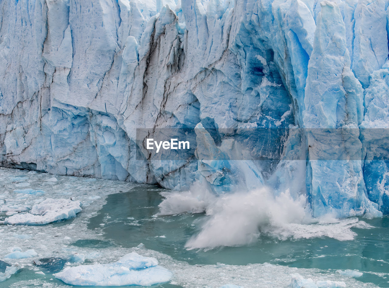 Chunk breaking off perito moreno glacier, los glaciares national park