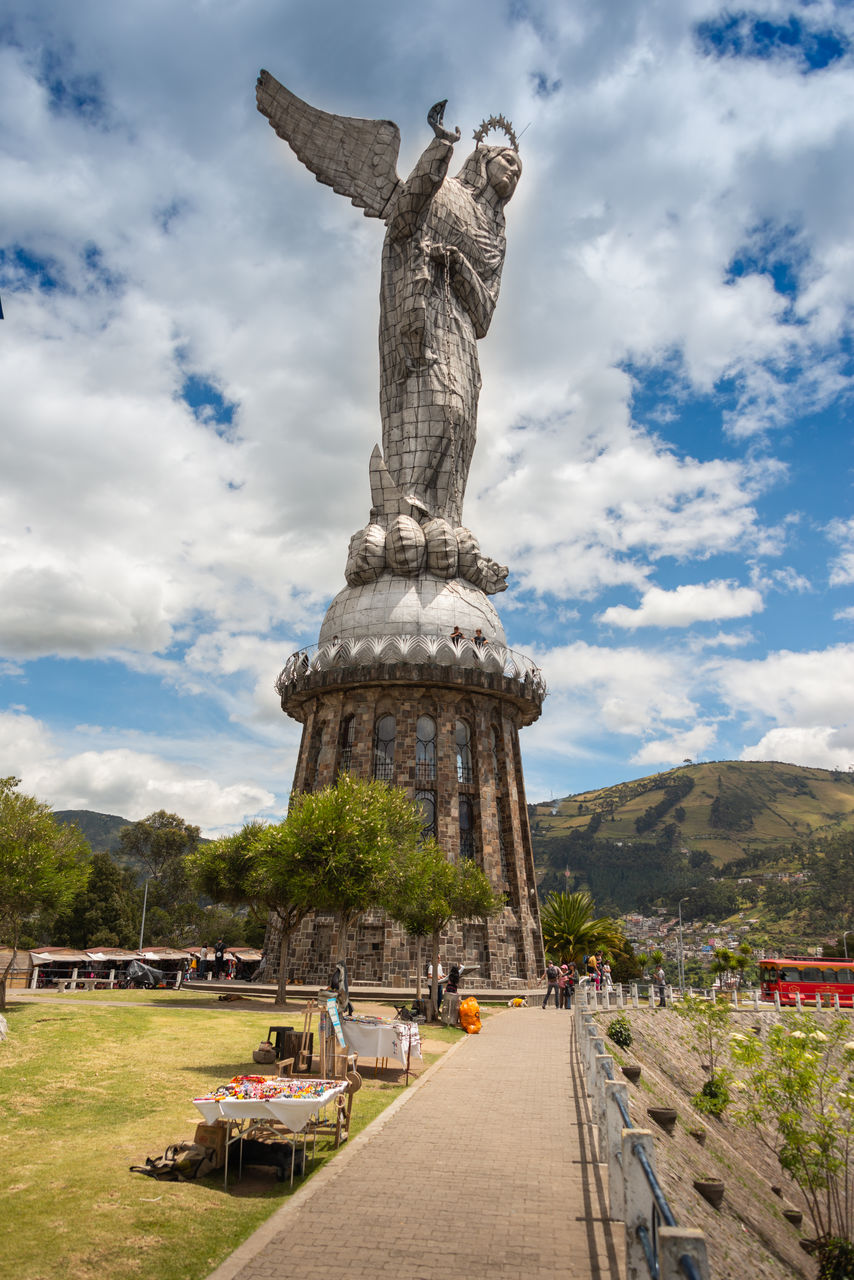 VIEW OF STATUE AGAINST SKY