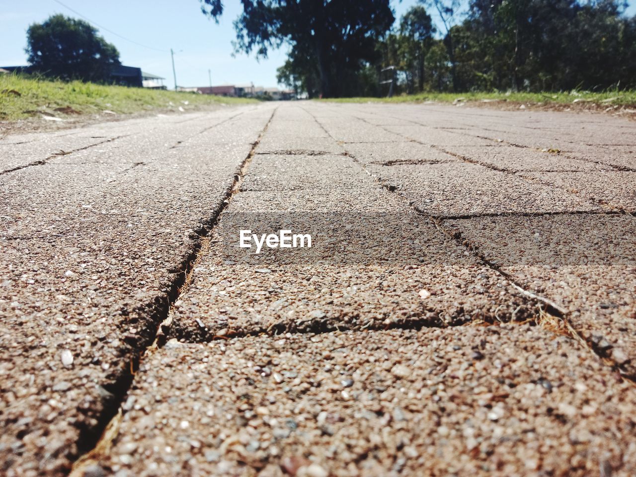 SURFACE LEVEL OF ROAD BY FOOTPATH