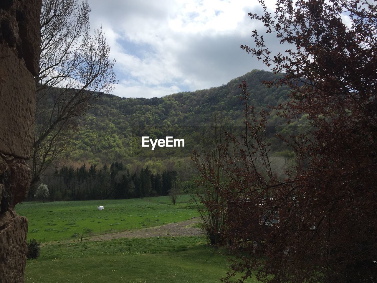 VIEW OF LANDSCAPE AGAINST SKY