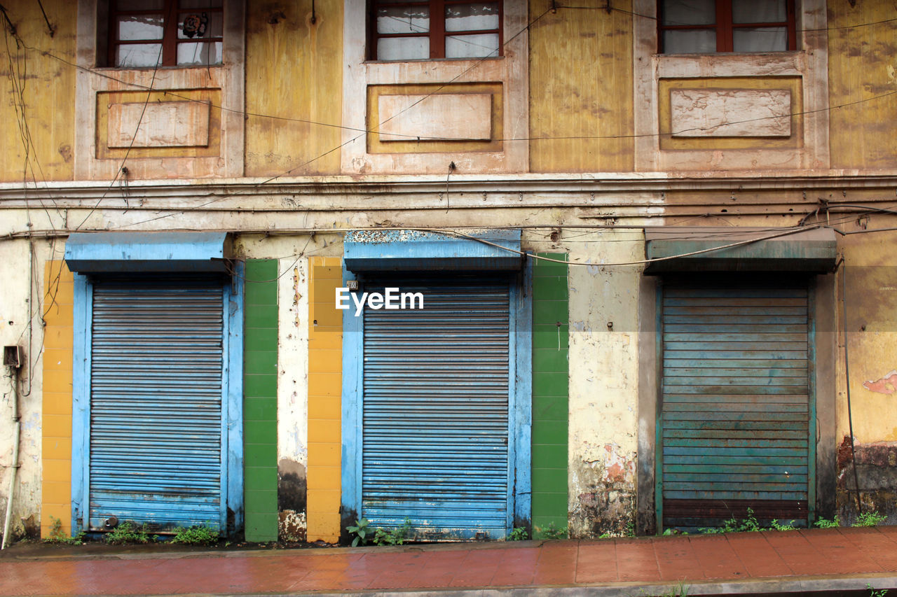 EXTERIOR OF OLD ABANDONED BUILDING