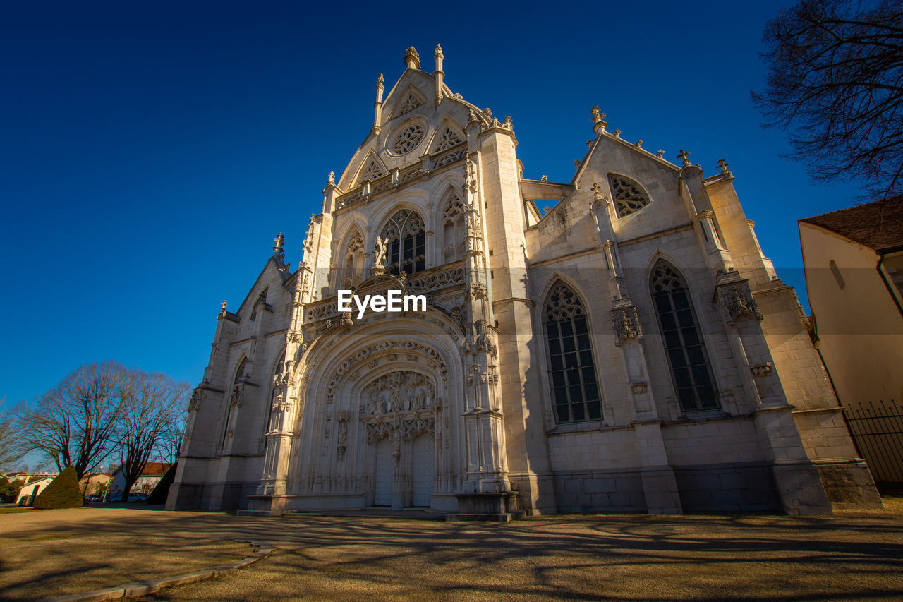 A flamboyant gothic masterpiece - monastère royal de brou