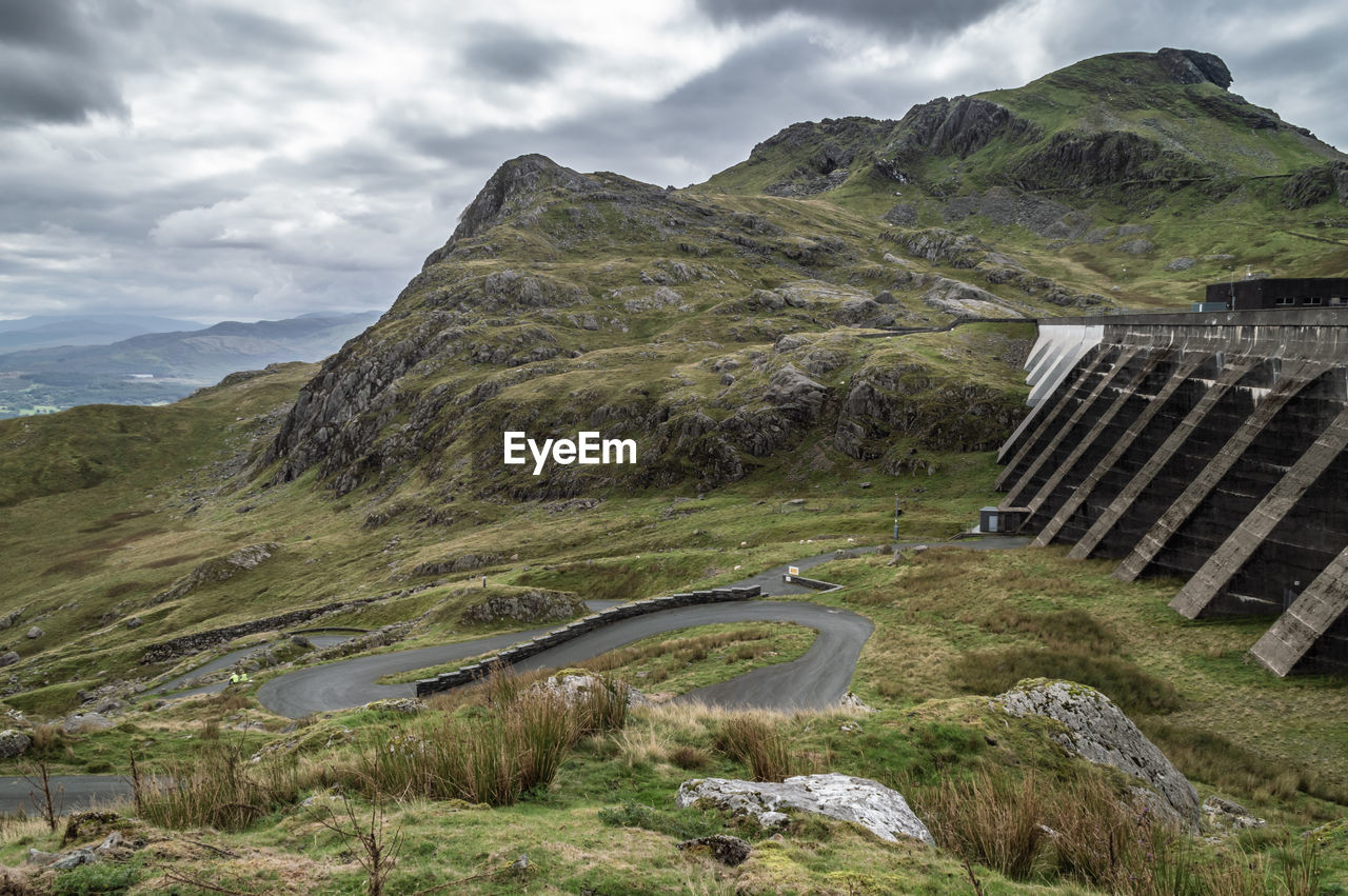 Stwlan dam and the moelwyn mountains near blaenau ffestiniog in snowdonia.