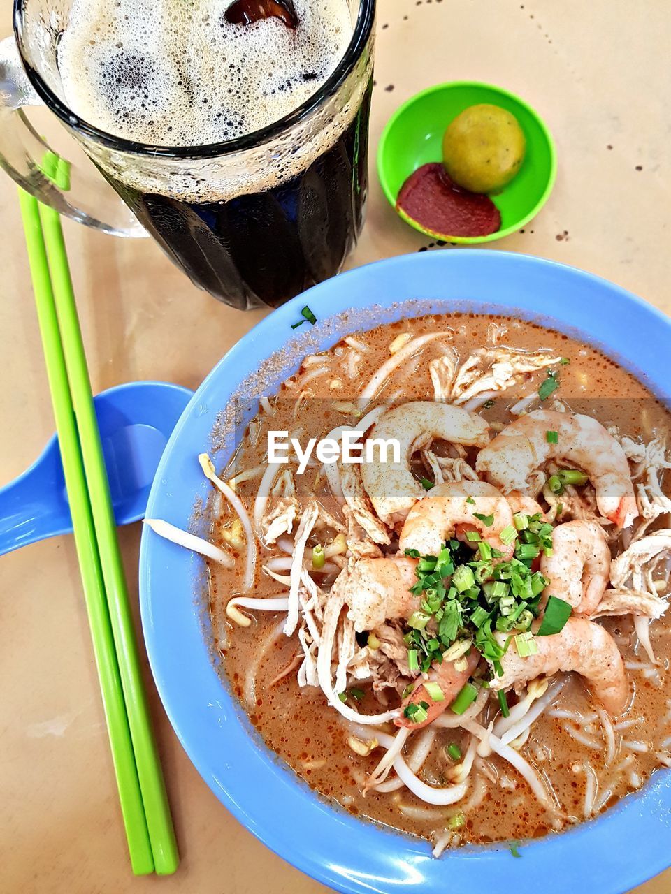 HIGH ANGLE VIEW OF FOOD SERVED IN BOWL