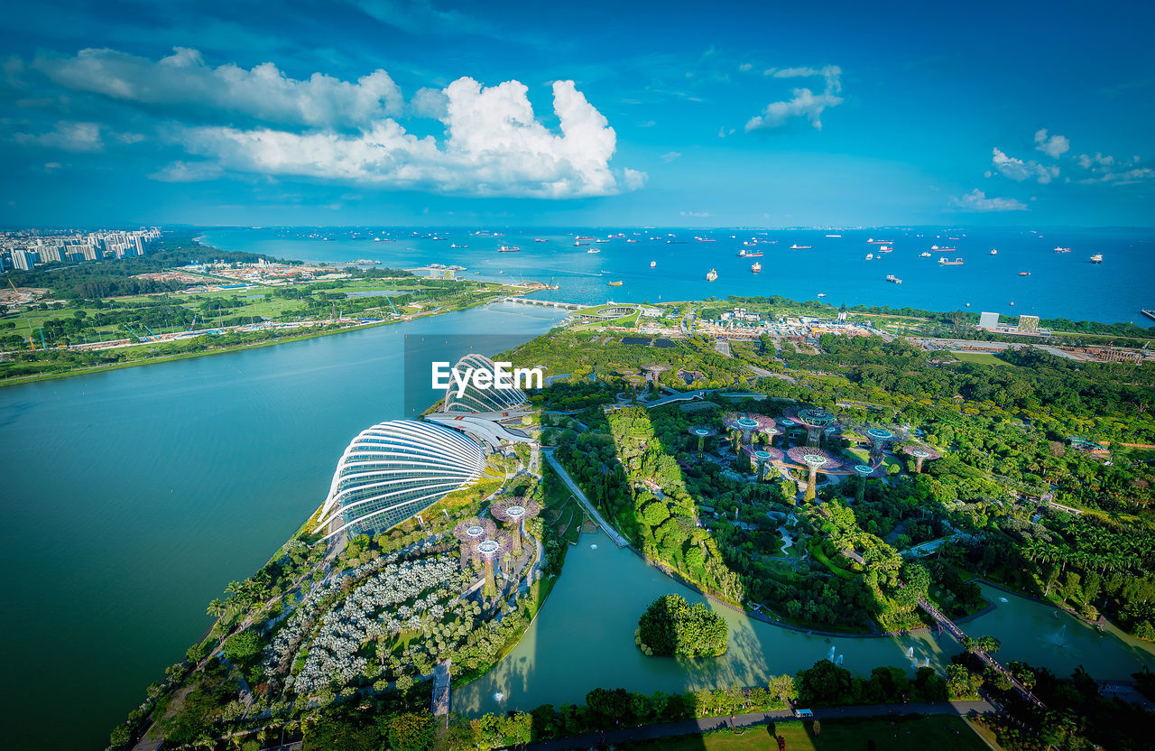 PANORAMIC VIEW OF SEA AND CITY AGAINST SKY