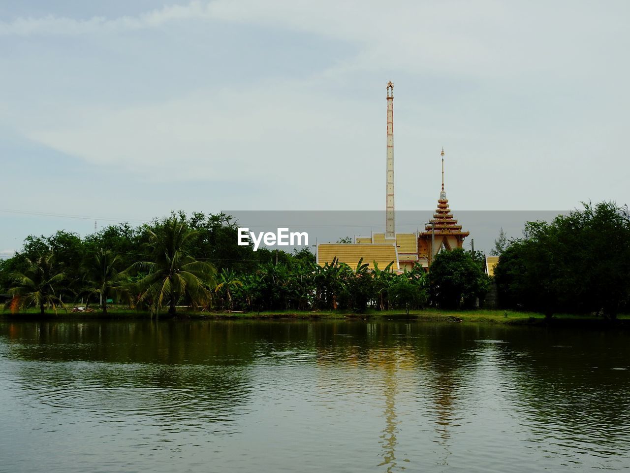 VIEW OF TEMPLE AT WATERFRONT