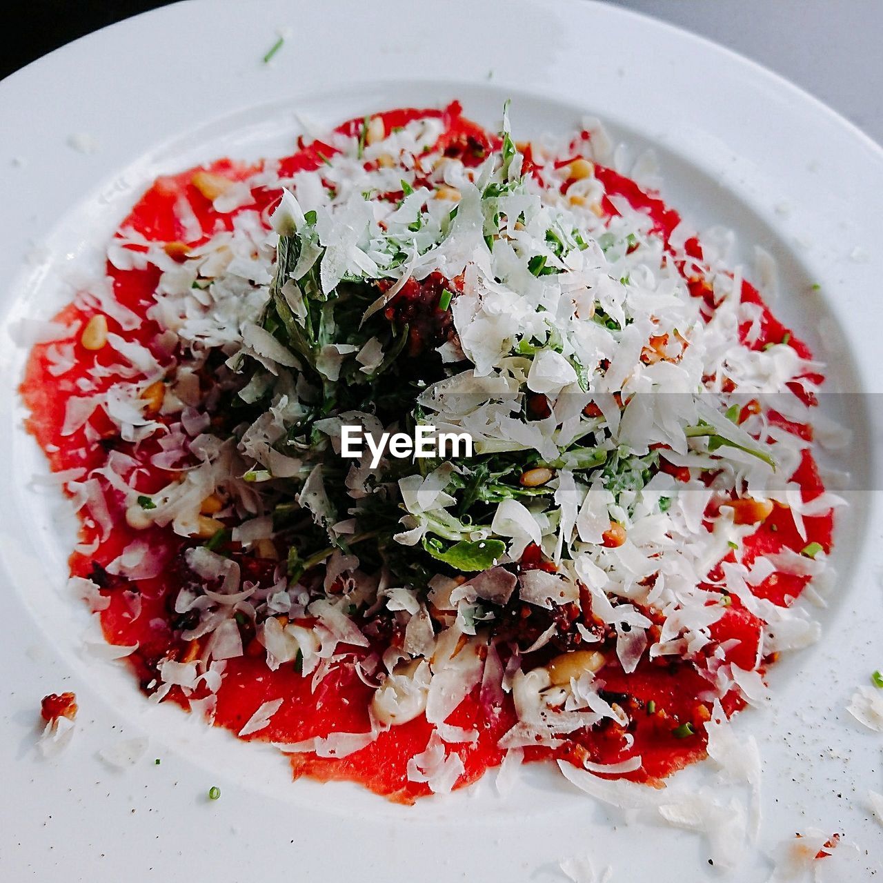 HIGH ANGLE VIEW OF FOOD ON PLATE