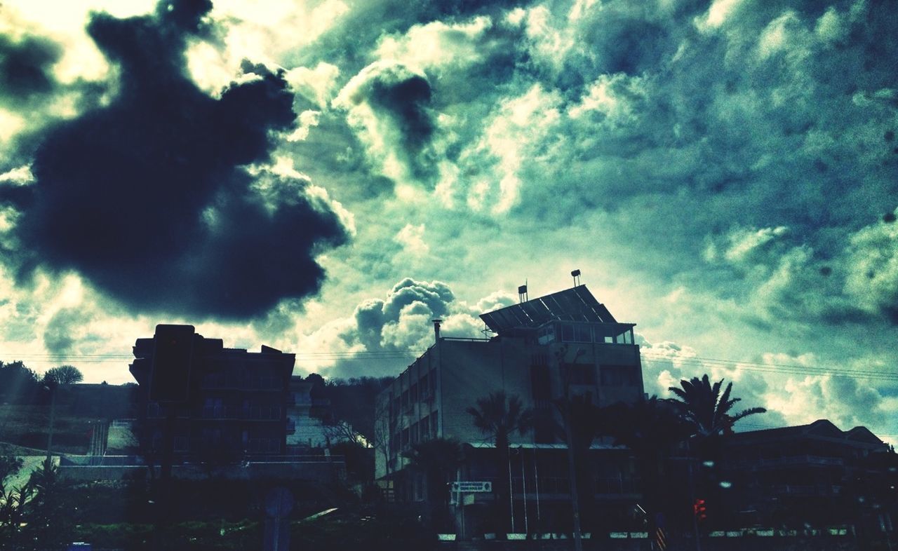 LOW ANGLE VIEW OF CLOUDY SKY