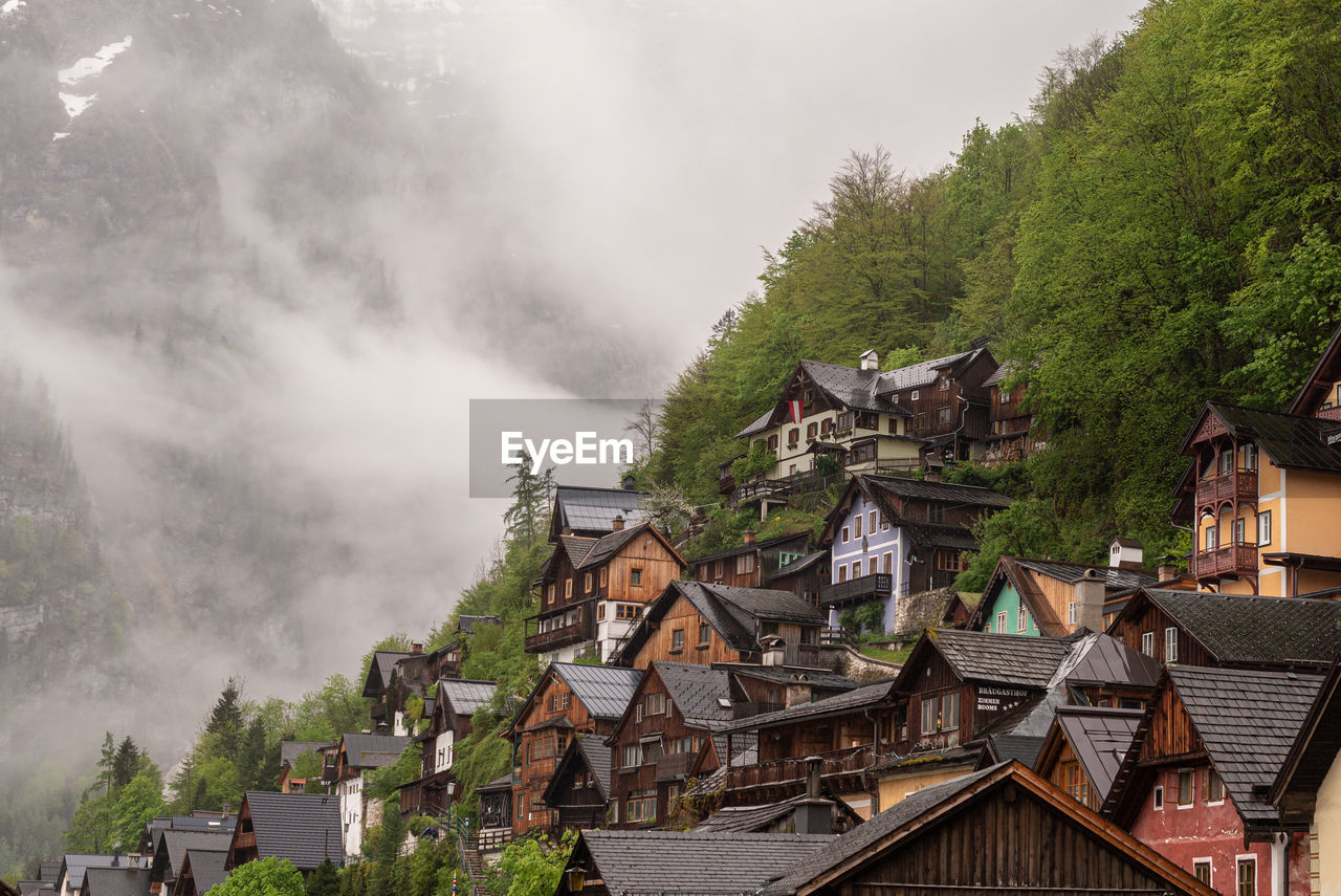 HOUSES AND BUILDINGS IN CITY