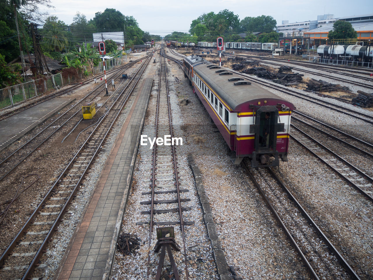 HIGH ANGLE VIEW OF TRAIN AT RAILROAD STATION