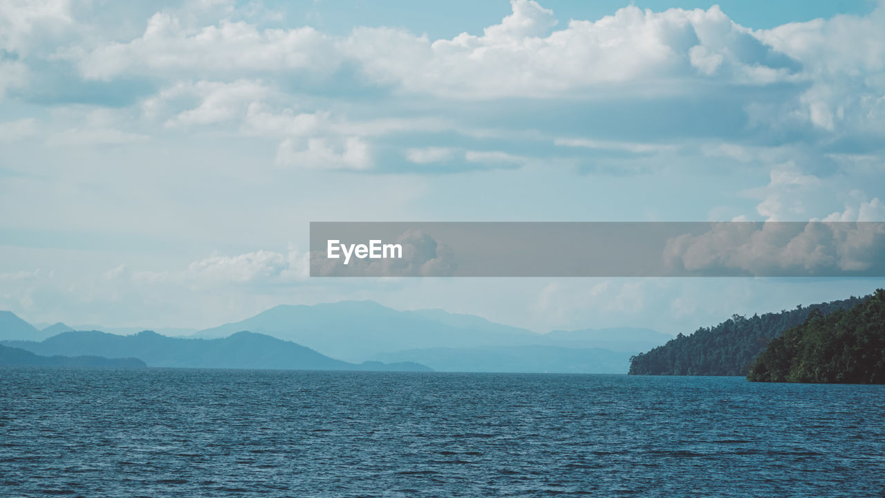 PANORAMIC VIEW OF SEA AGAINST SKY