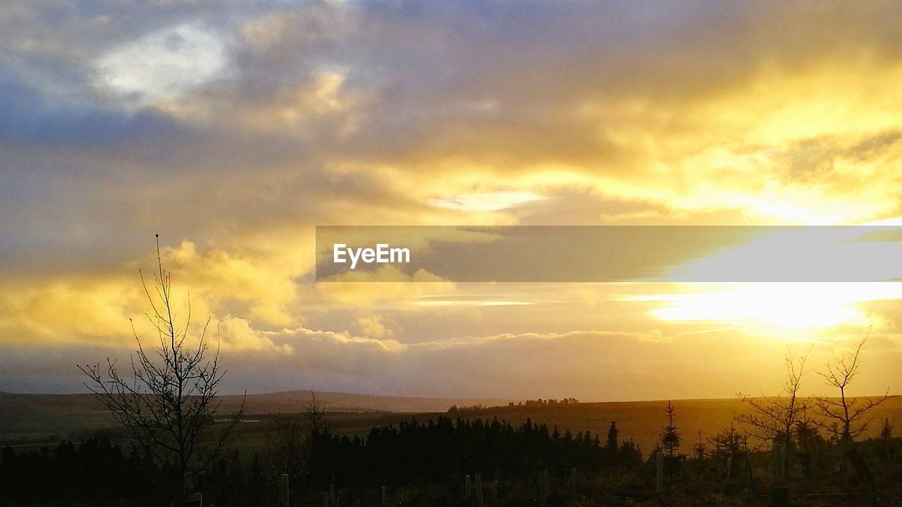 SCENIC VIEW OF DRAMATIC SKY