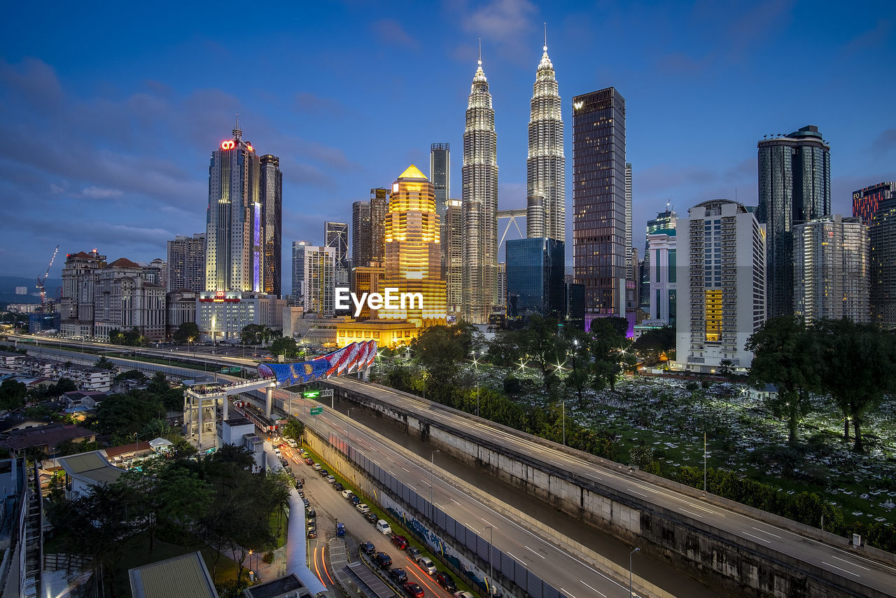 AERIAL VIEW OF MODERN BUILDINGS IN CITY