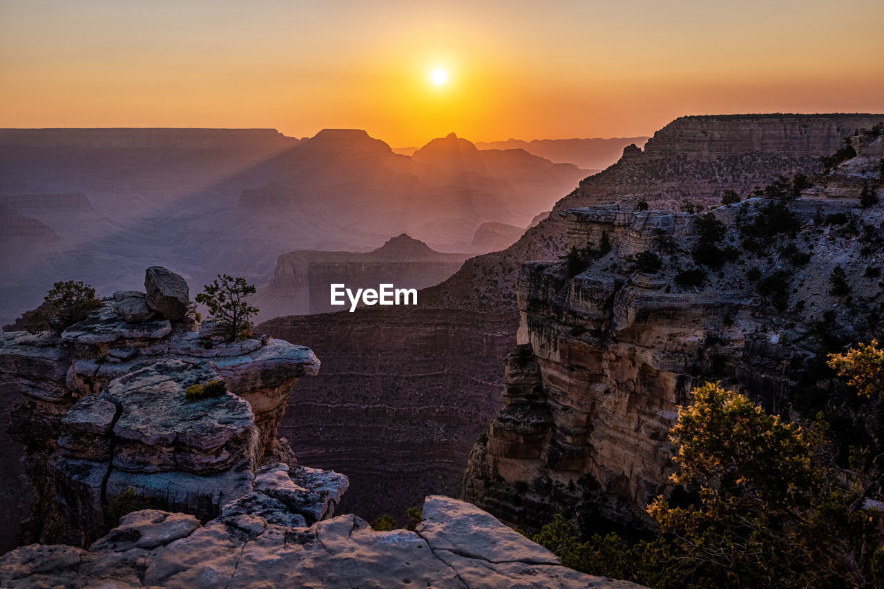 A beautiful sunrise at the grand canyon, arizona, usa.