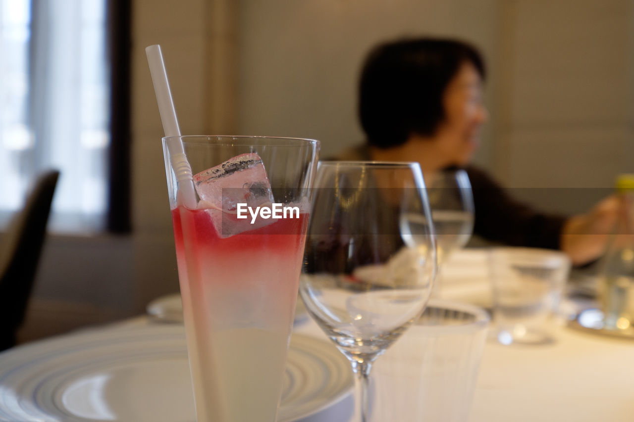 CLOSE-UP OF FOOD ON TABLE