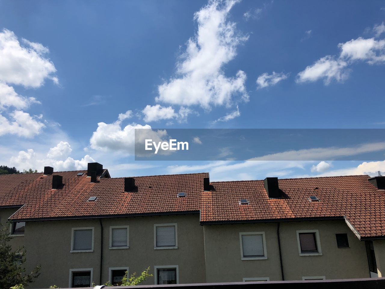 LOW ANGLE VIEW OF BUILDINGS IN TOWN