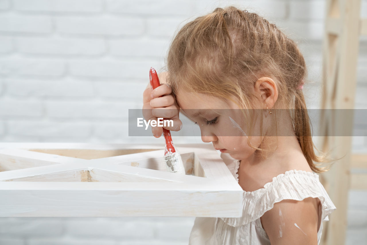 Portrait of girl looking away