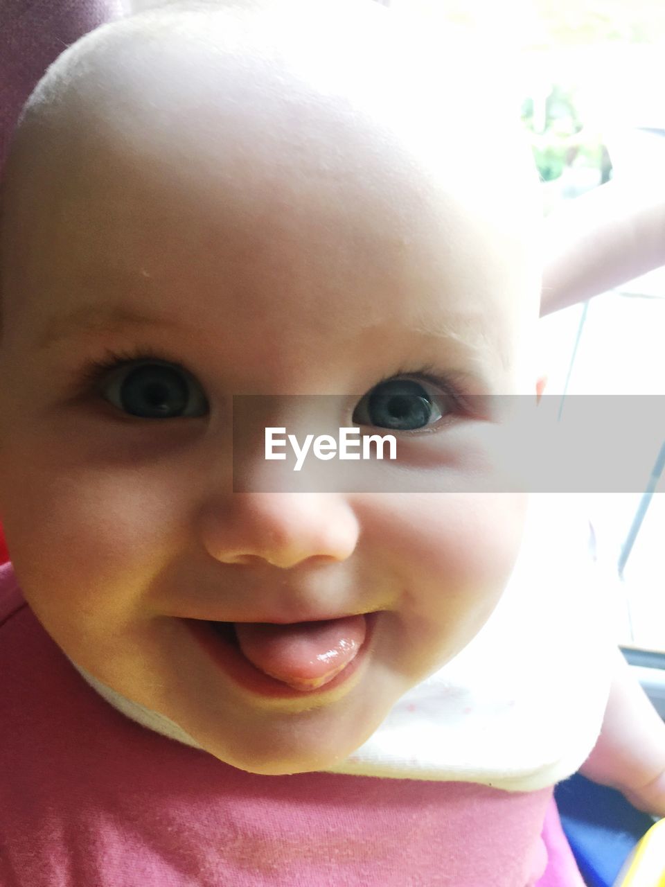 CLOSE-UP PORTRAIT OF CUTE SMILING