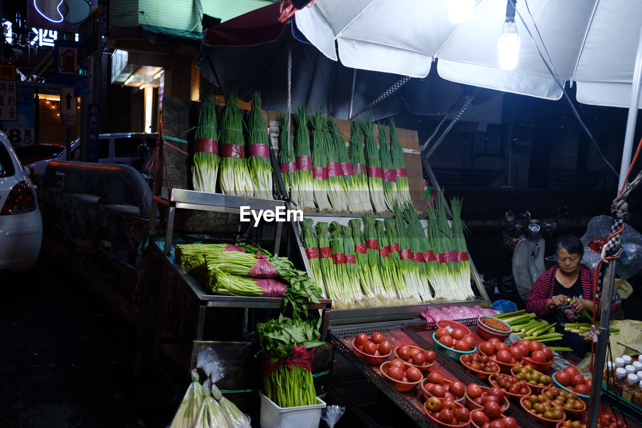 VARIOUS FRUITS FOR SALE IN MARKET STALL AT SHOP