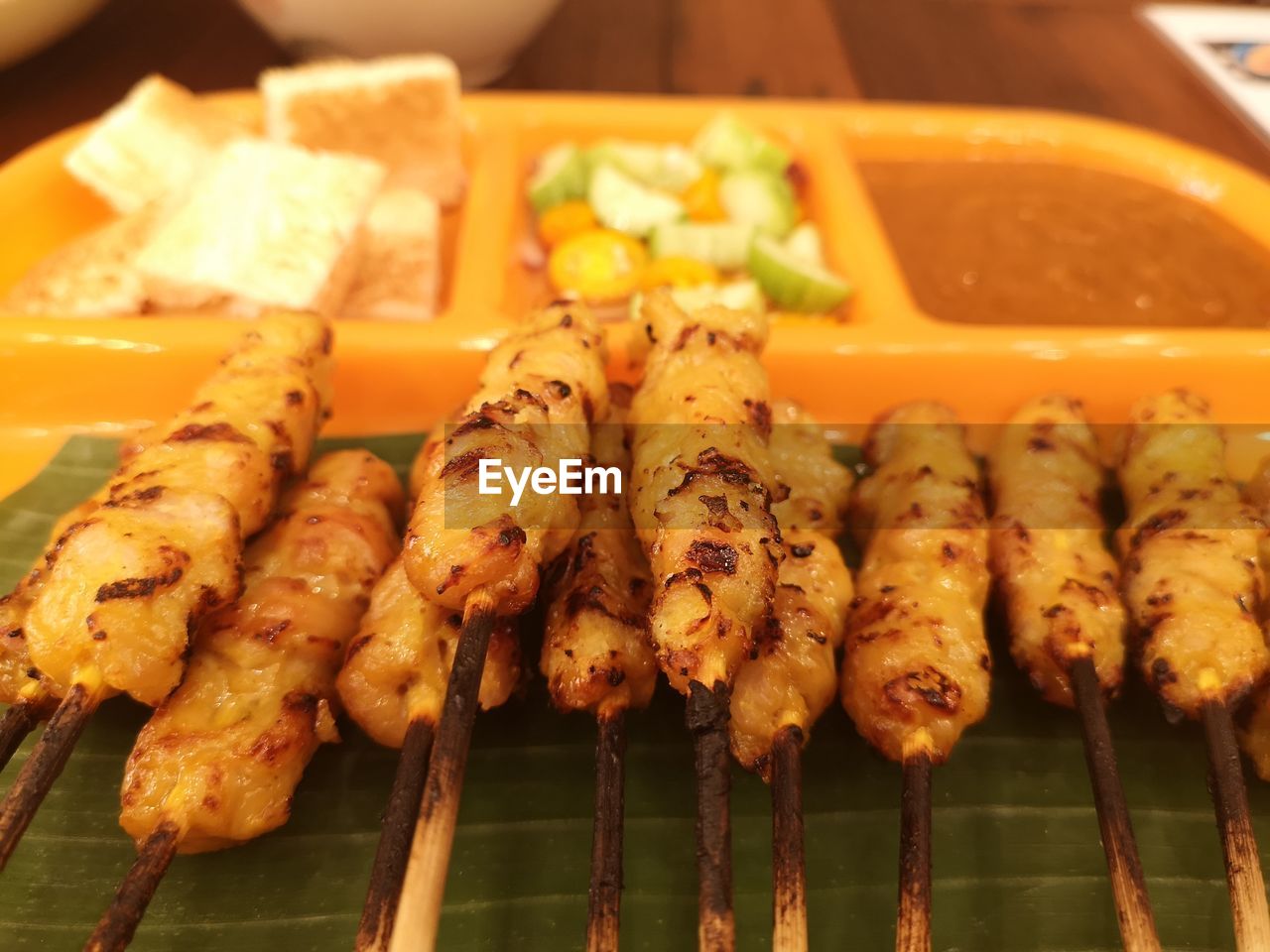 HIGH ANGLE VIEW OF SEAFOOD ON BARBECUE GRILL