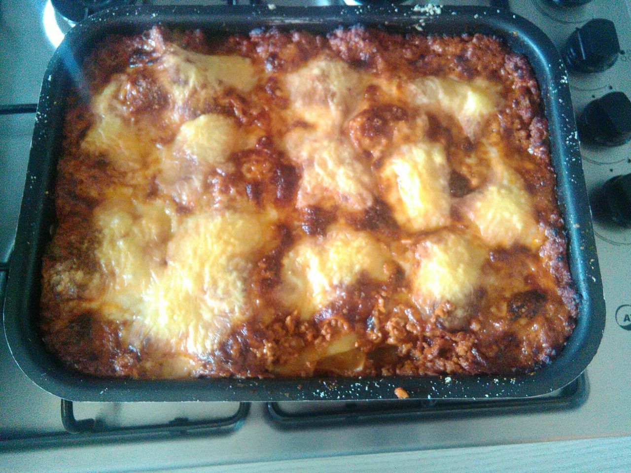 CLOSE-UP OF PREPARING FOOD