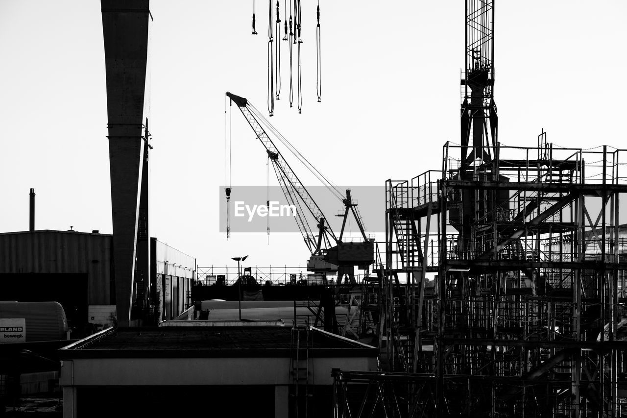 CRANES AT COMMERCIAL DOCK