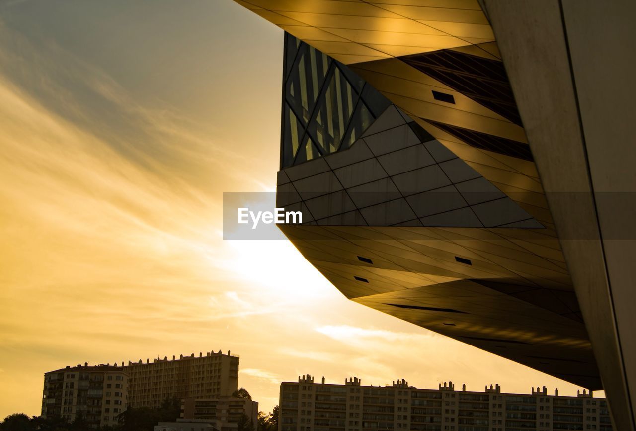 VIEW OF CITY AGAINST SKY