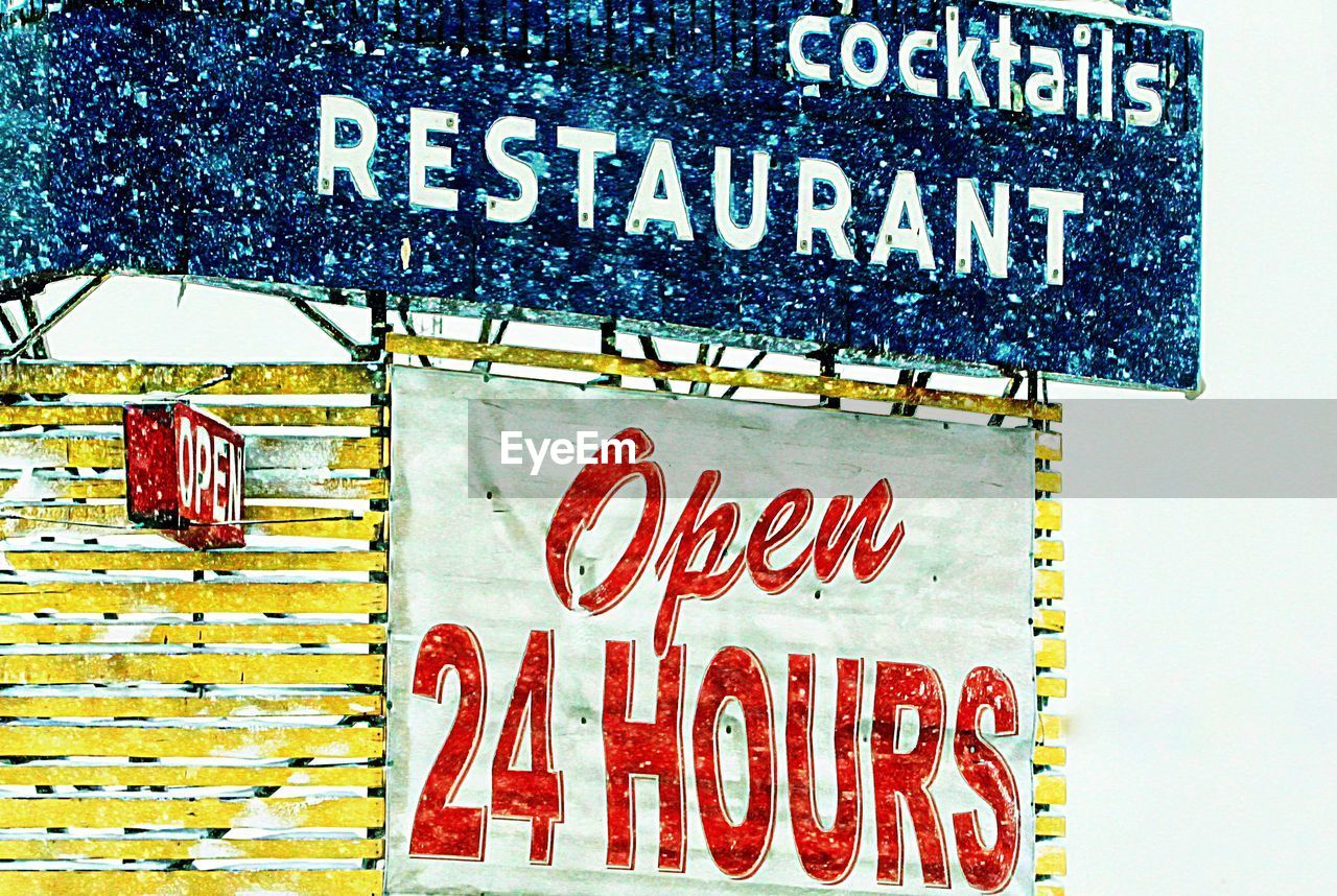 24 hrs open sign of restaurant