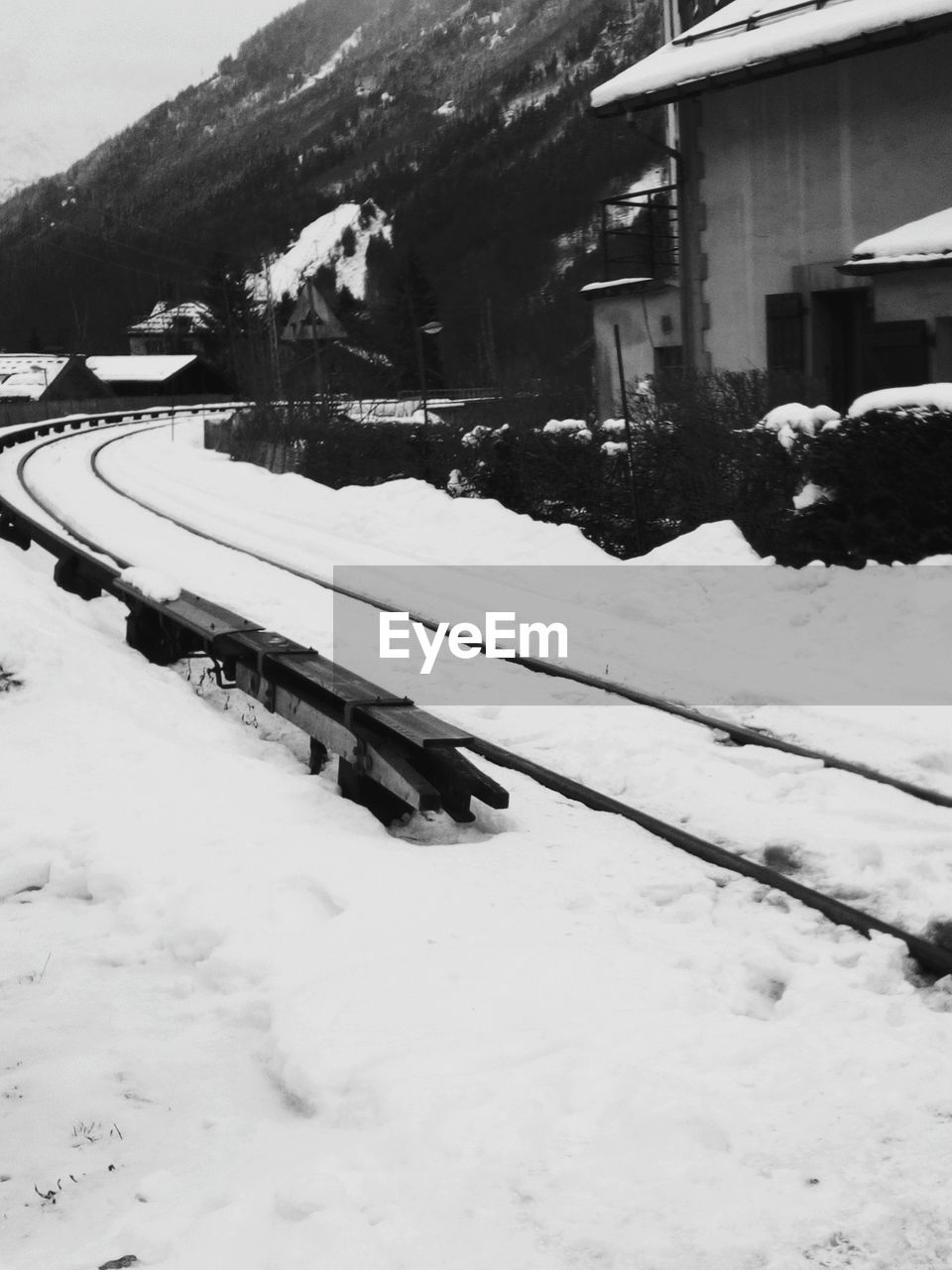 SNOW COVERED LANDSCAPE