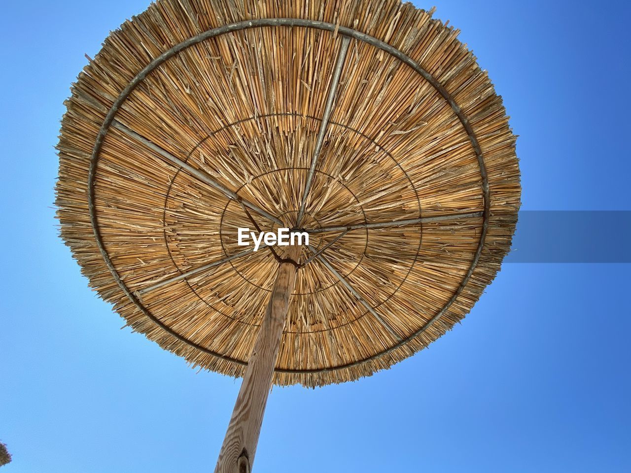 LOW ANGLE VIEW OF ROOF AGAINST SKY