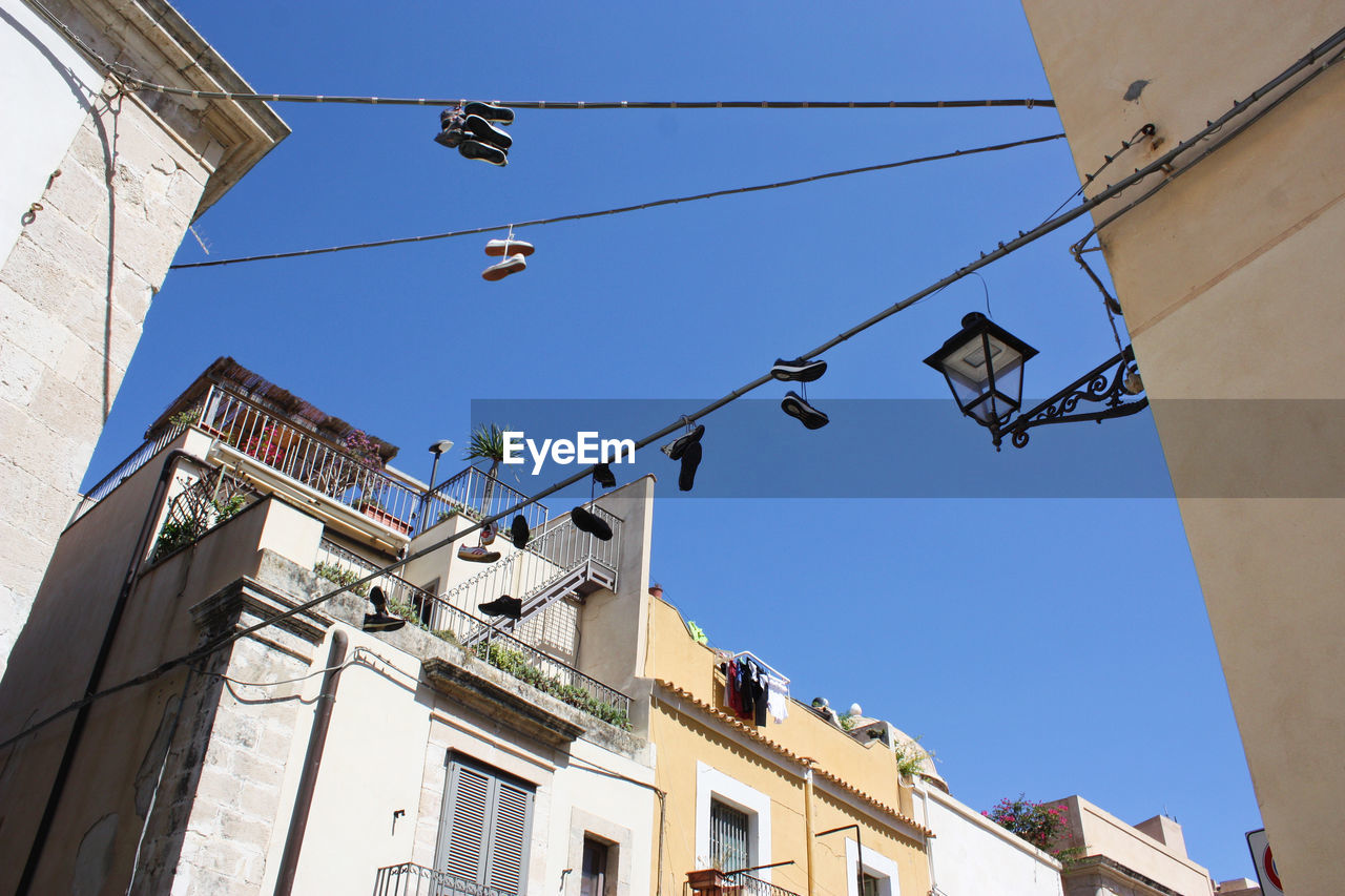 Ortigia's alleyways, Sicily, Italy Italia Sicilia Sicily Sicily, Italy Siracusa Alley Alleys Alleyway Alleyways Italy Ortigia Shoes Siciliabedda Rethink Things