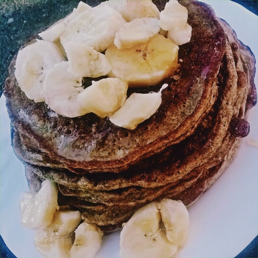 CLOSE-UP OF SWEET FOOD