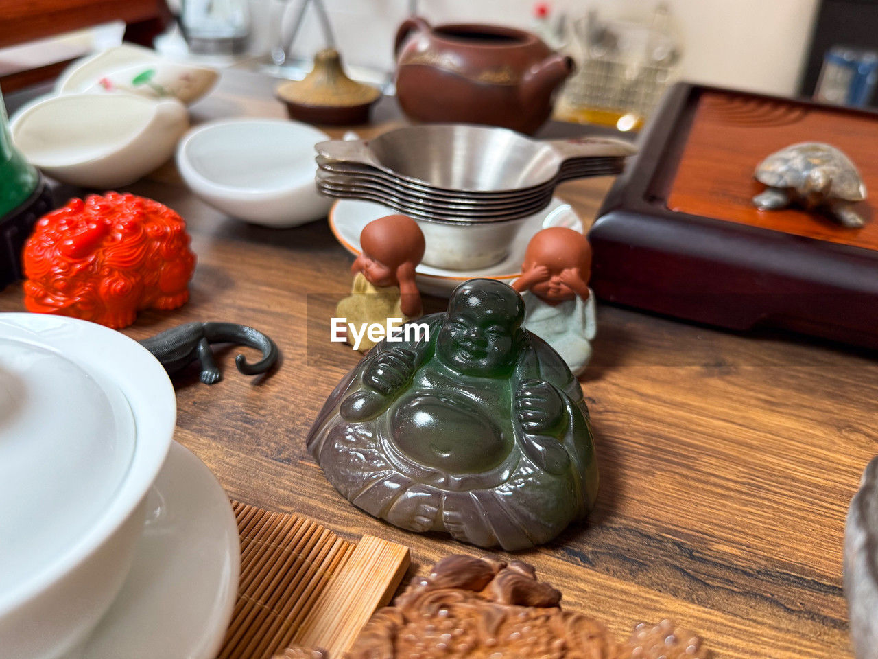 meal, food and drink, table, indoors, food, no people, household equipment, wood, domestic room, brunch, teapot, crockery, baked, tradition, breakfast, lunch, high angle view, domestic life, healthy eating, kitchen utensil, bowl, cup, plate, lifestyles, furniture