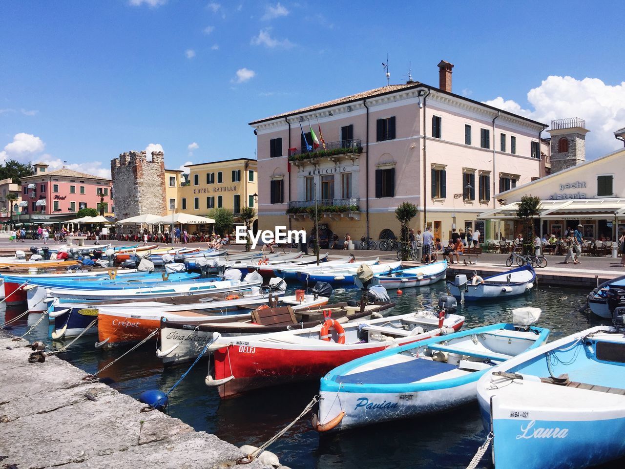 VIEW OF BOATS IN WATER