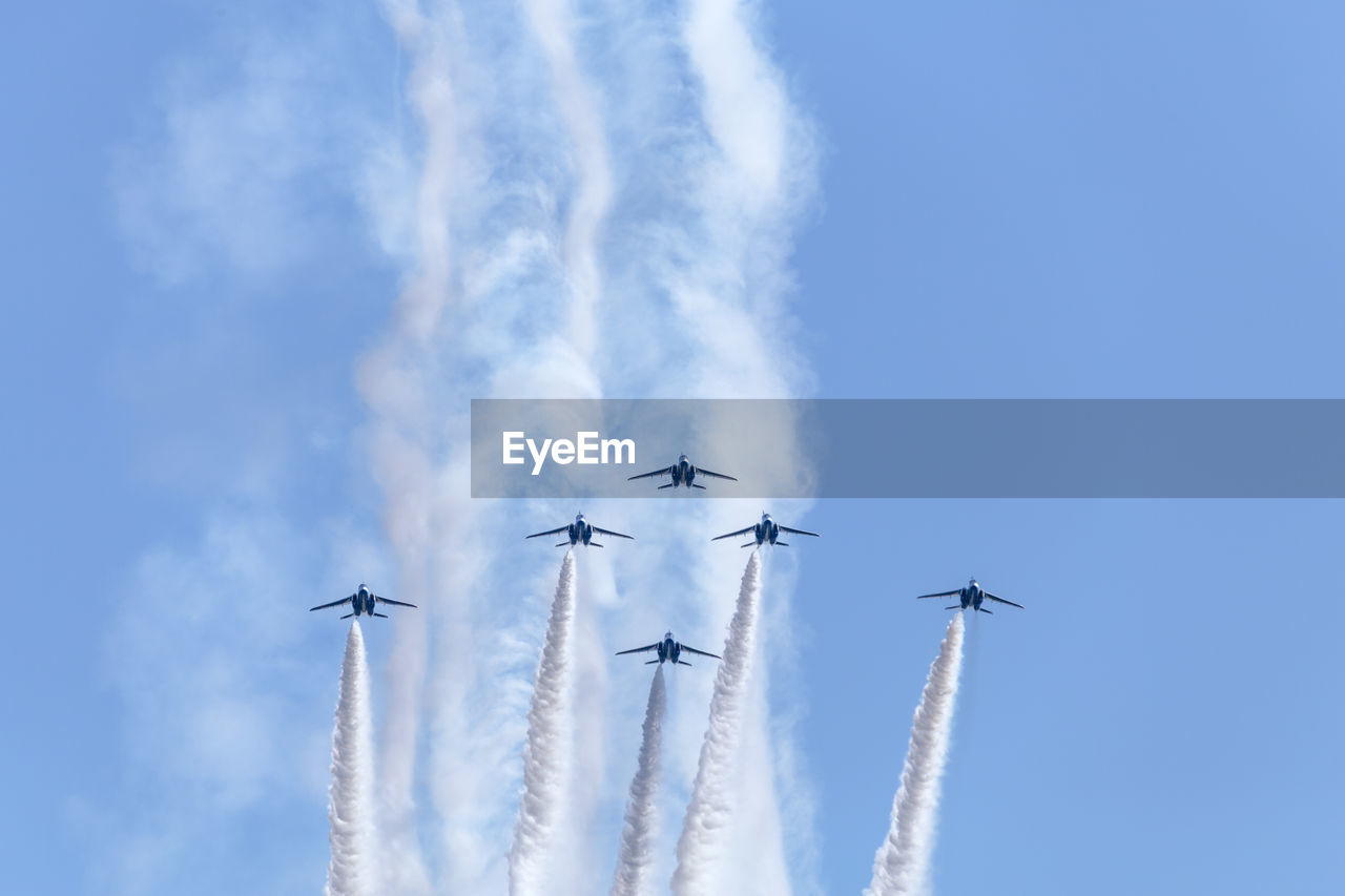 Blue impulse formation flight