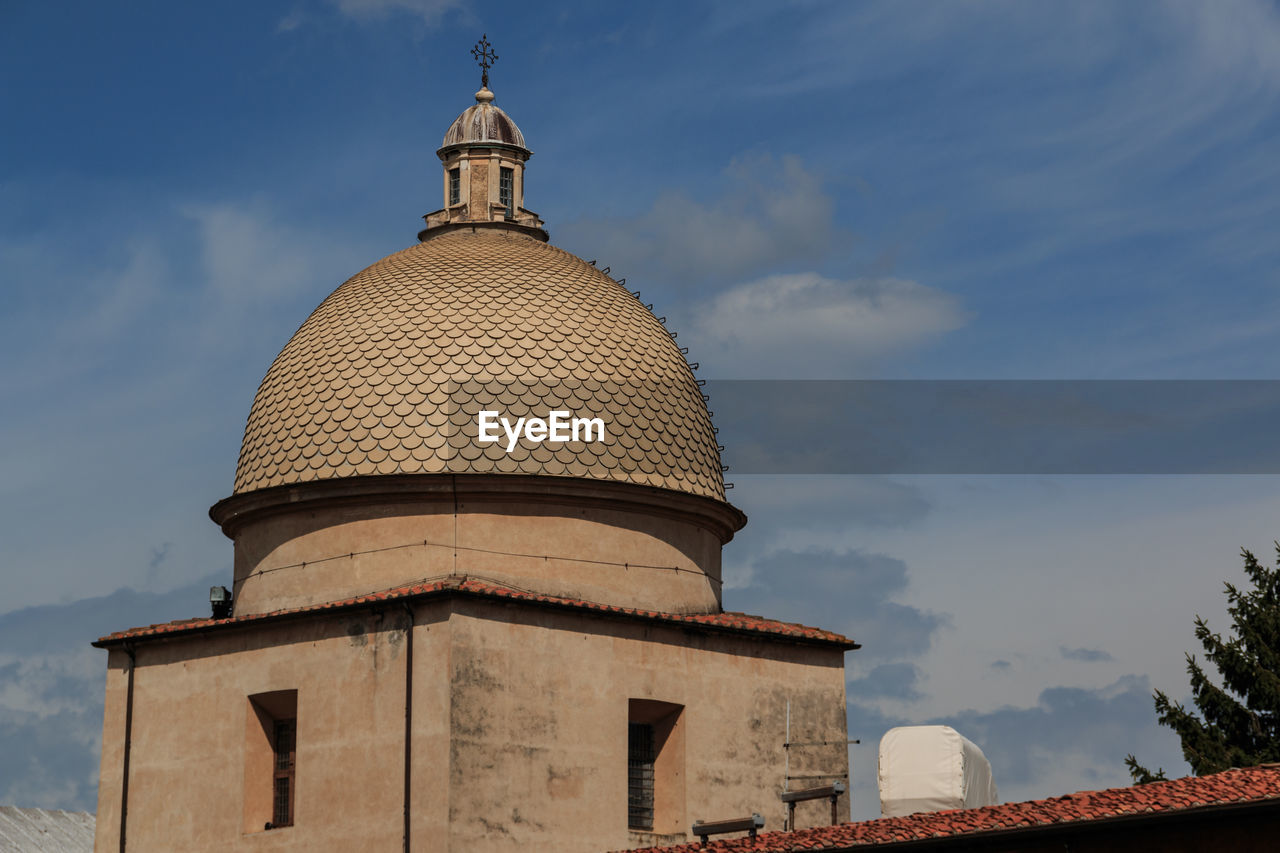 LOW ANGLE VIEW OF BELL TOWER AGAINST SKY