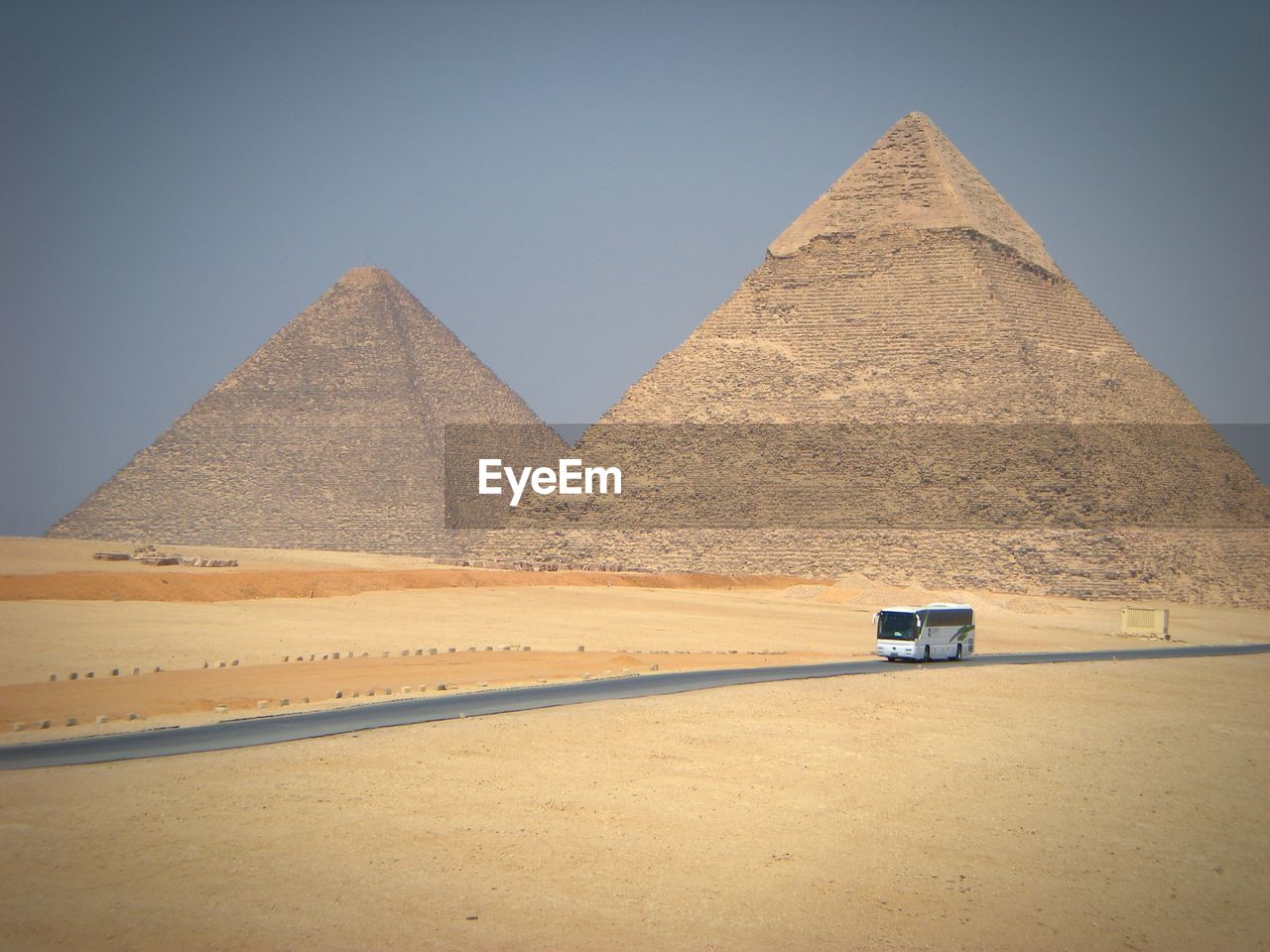 Pyramid of chephren at desert against sky