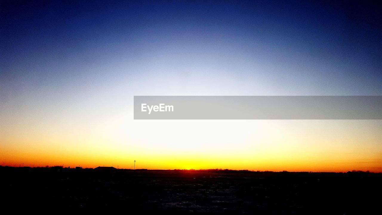 SCENIC VIEW OF SILHOUETTE LANDSCAPE AGAINST CLEAR SKY