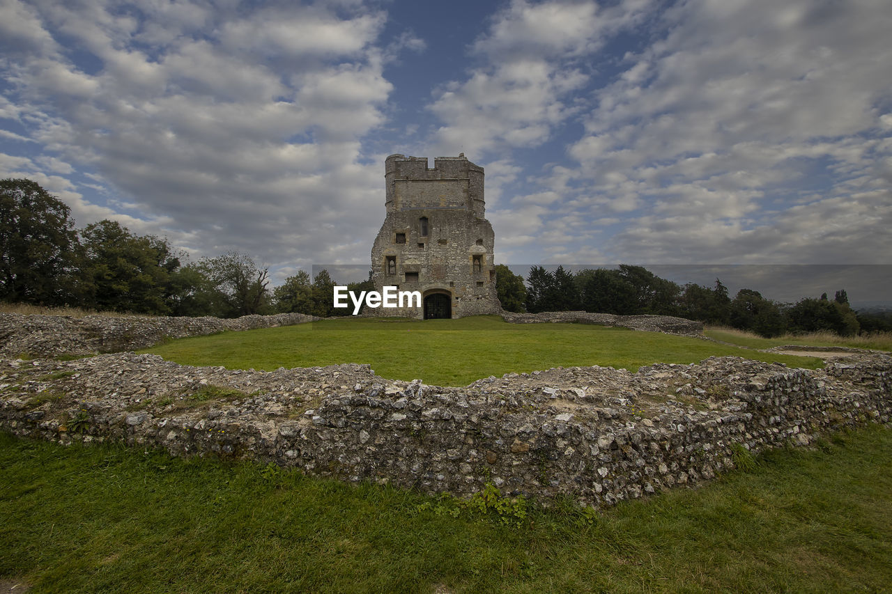 OLD RUIN BUILDING