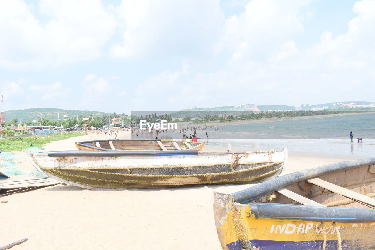 PANORAMIC VIEW OF BEACH