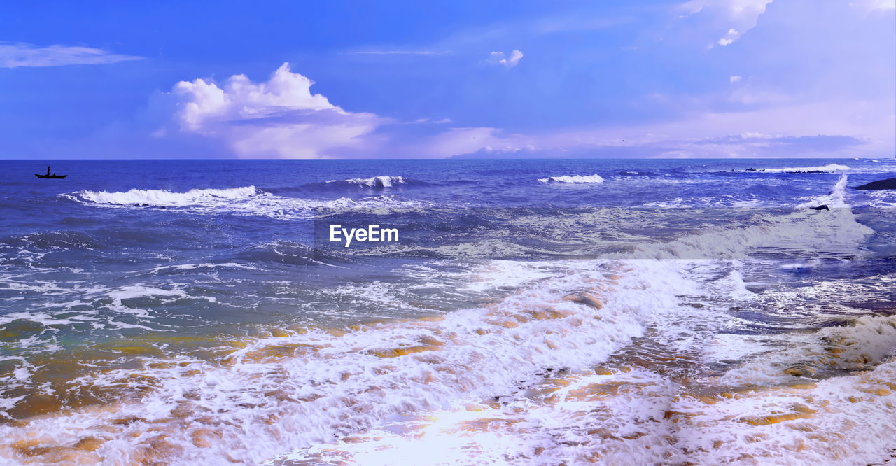 PANORAMIC SHOT OF SEA AGAINST SKY