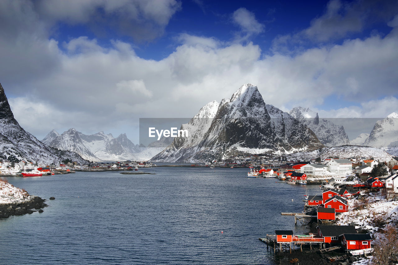 SCENIC VIEW OF SNOWCAPPED MOUNTAIN AGAINST SKY DURING WINTER