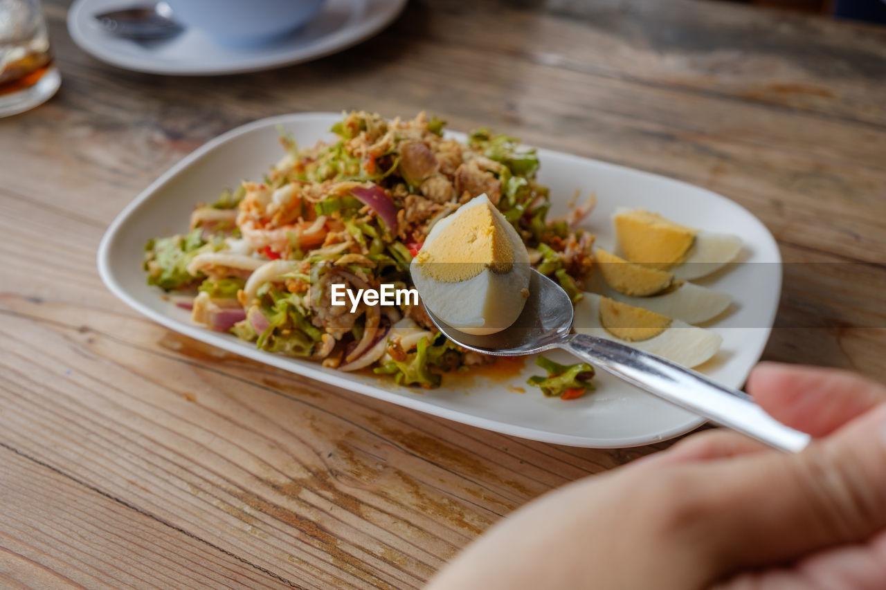 Thai winged bean salad shrimp and boiled egg