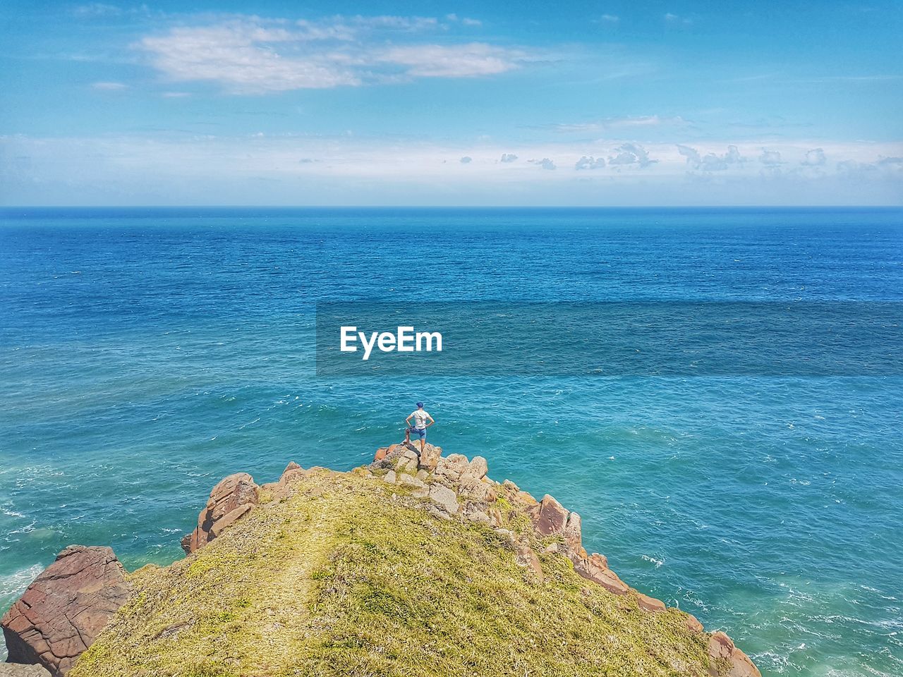 VIEW OF SEA AGAINST SKY