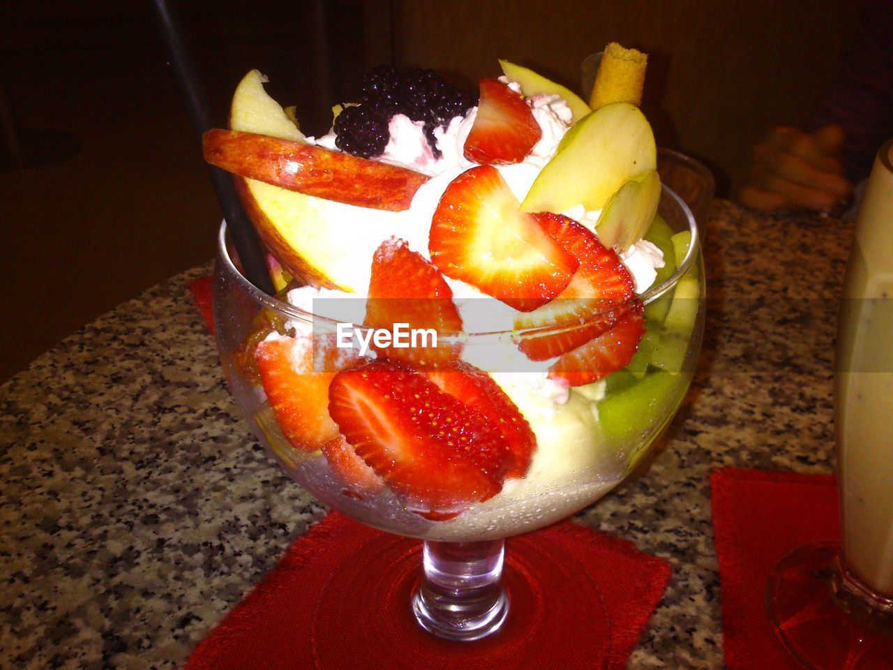 HIGH ANGLE VIEW OF FRUITS IN GLASS